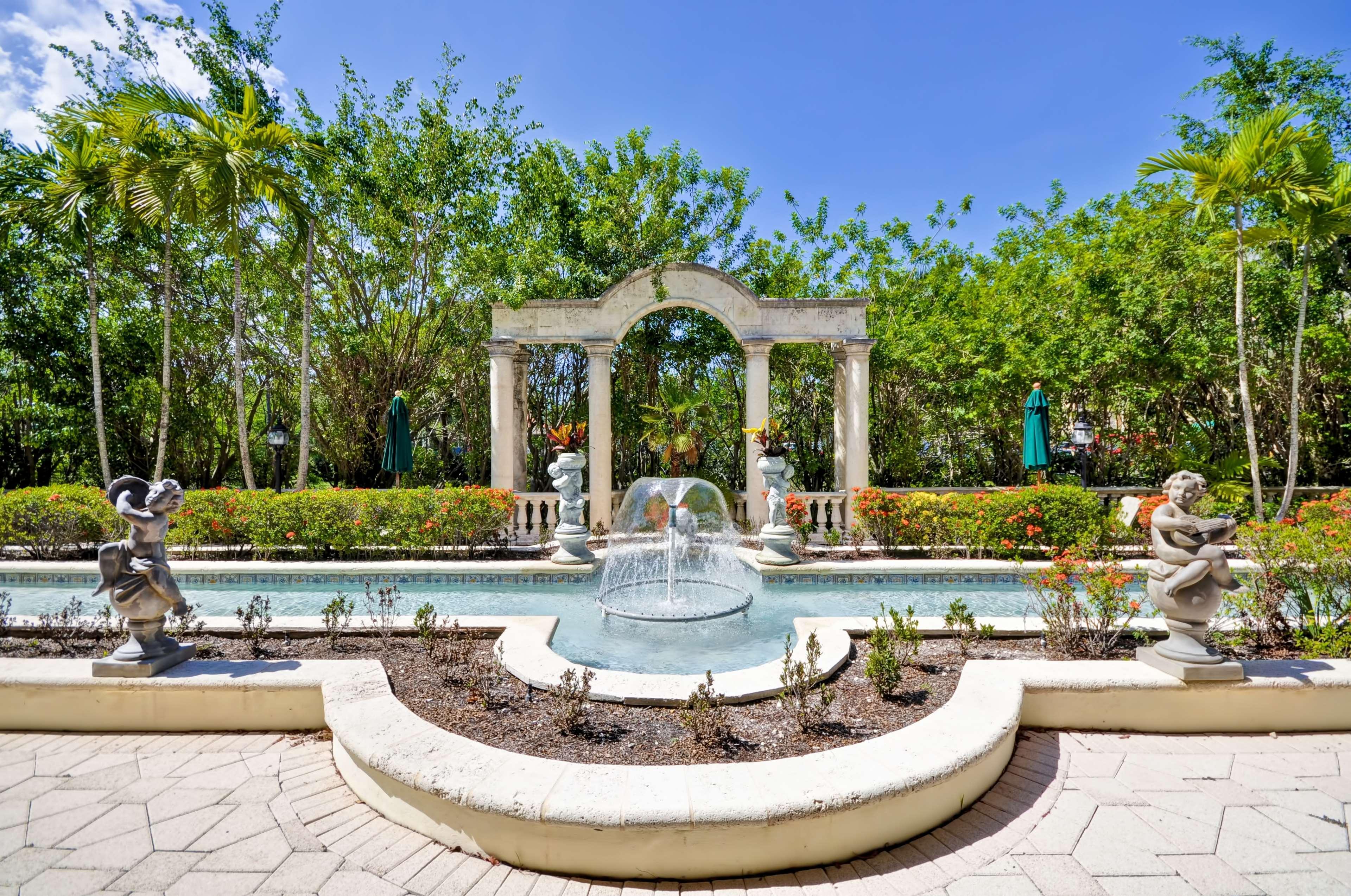 Hampton Inn Palm Beach Gardens Exterior photo